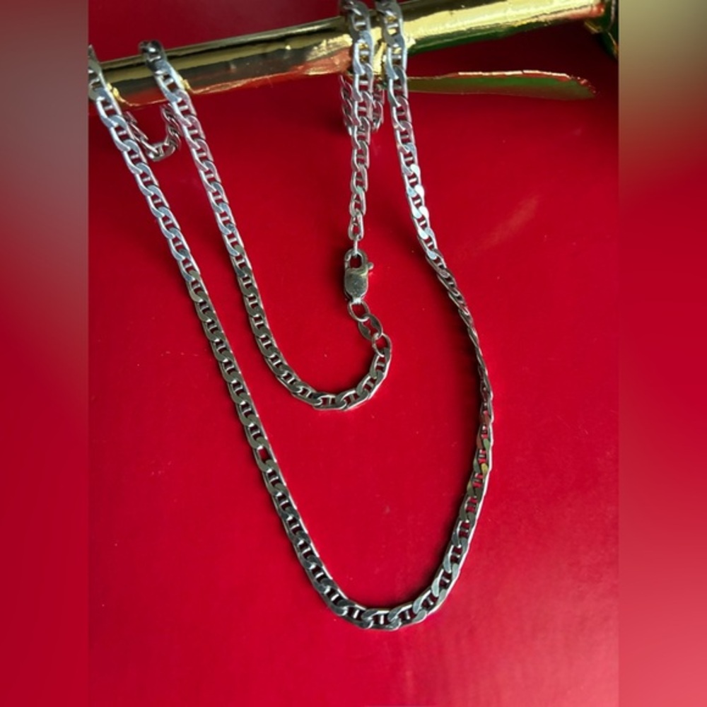 Elegant Silver Chain Necklace